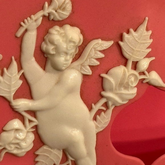 Pink Decorative Tissue Box Cover - Picture 2 of 10